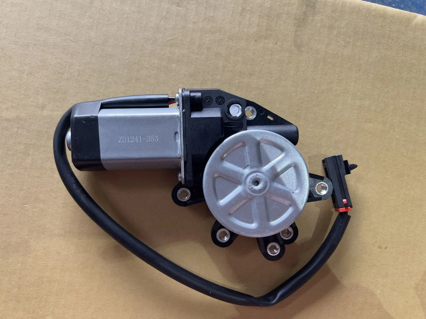 Front Right Window Lift Motor 2 x Pins for Nissan Patrol GU (1997–2016)