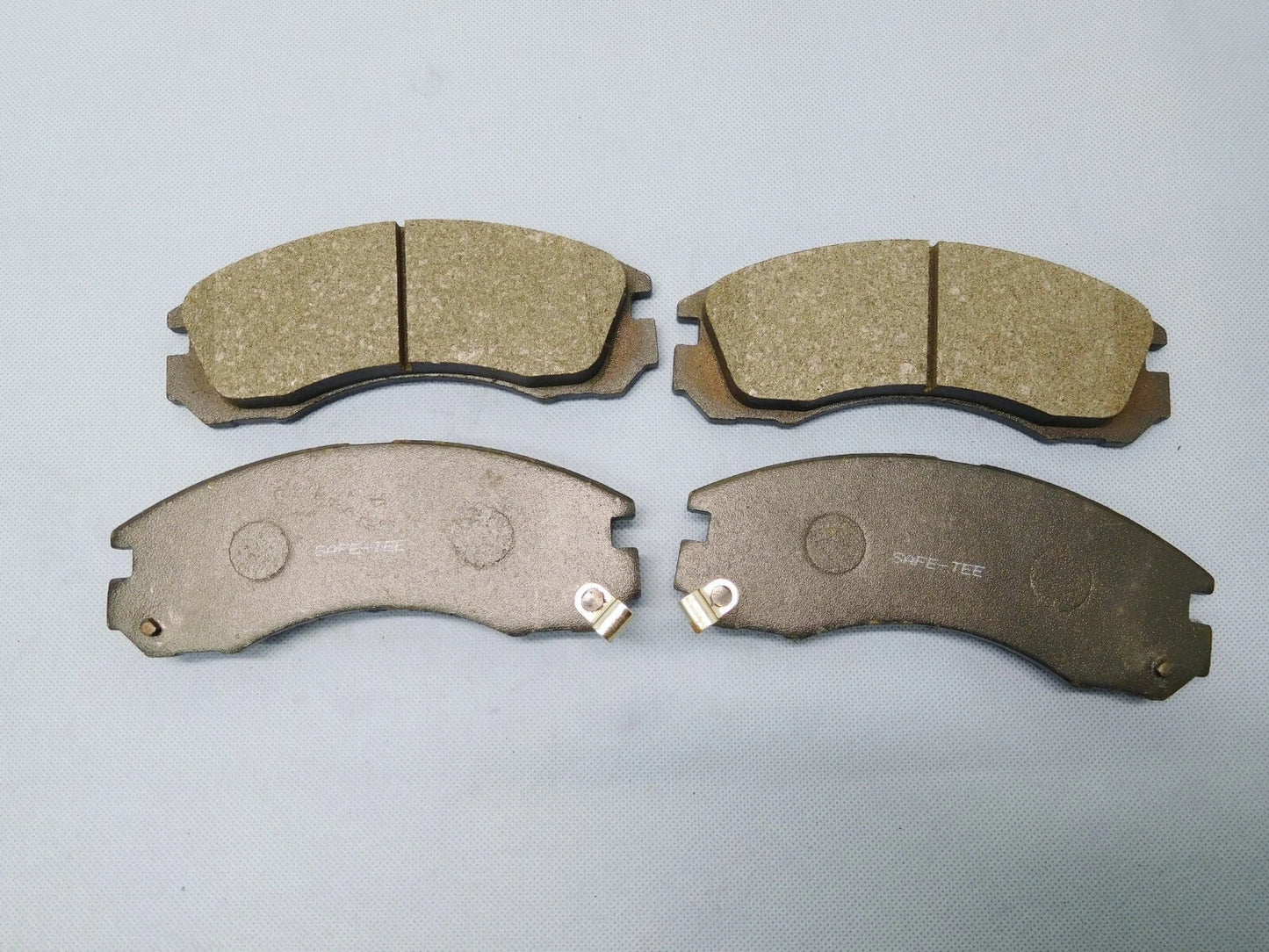 Front Disc Brake Pad Set for Mitsubishi Pajero GLX 3.5 V6 (1996-2000)