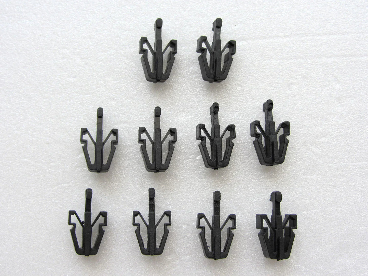 Grill Lock Clip 2 x for 97-05 Toyota Hilux Tiger LN145 LN147 LN166