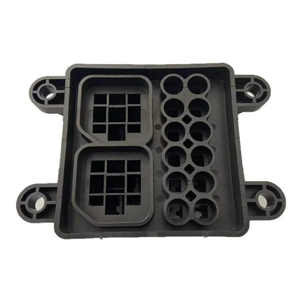 6-Way 24V Fuse Relay Box with 5-Pin 40A Relays & Fuses for Universal Use