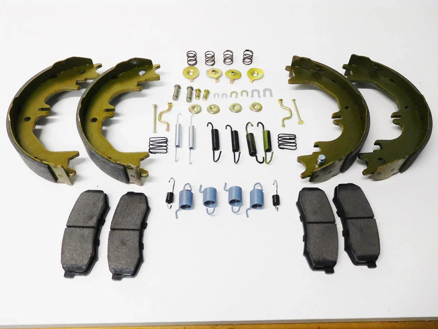 Handbrake Shoes, Pads, Spring Kit for Toyota Land Cruiser 80 Series (1992-1998)