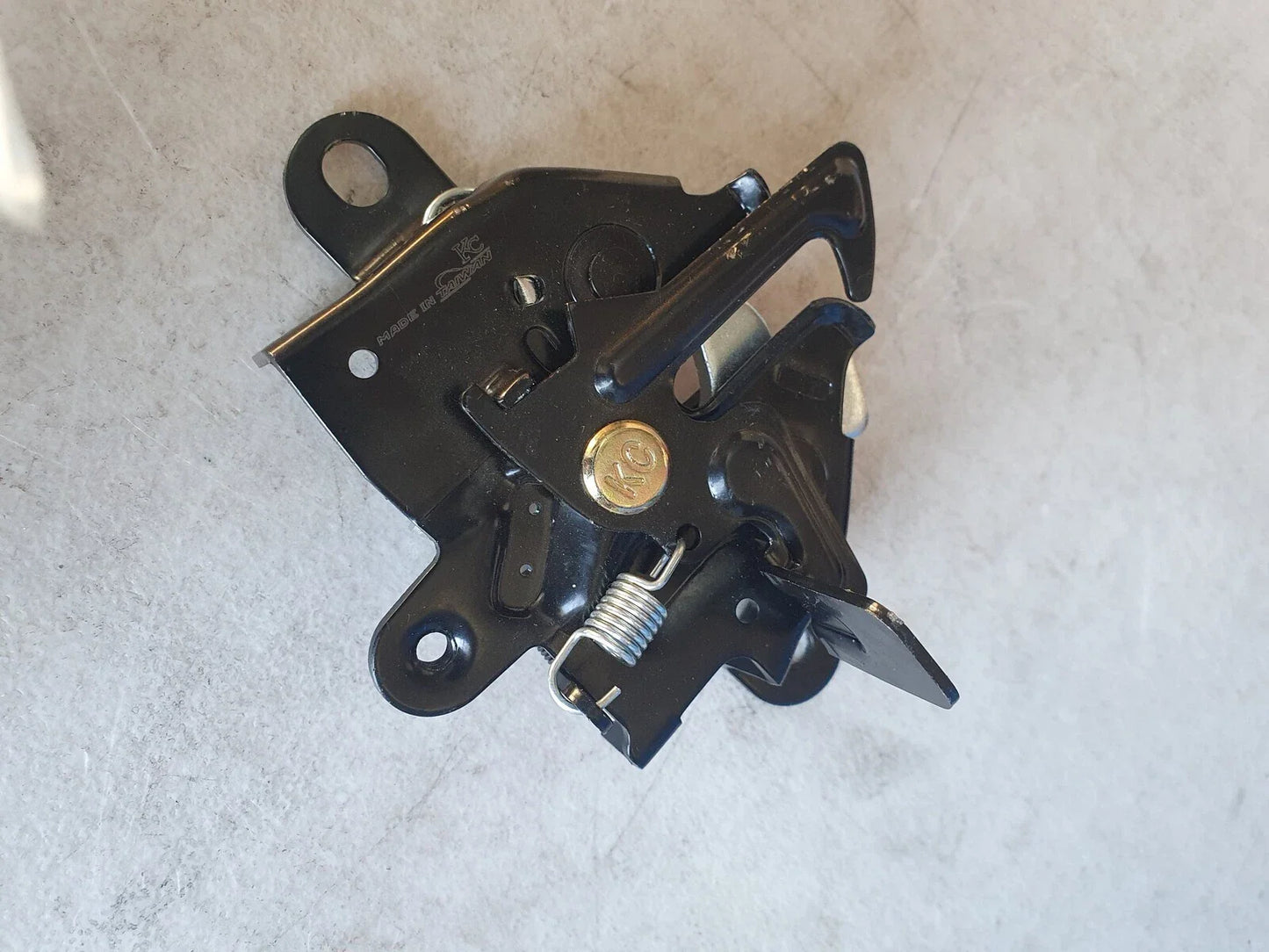 RHD Bonnet Hood Lock Latch for Toyota HiAce (2005–2019)