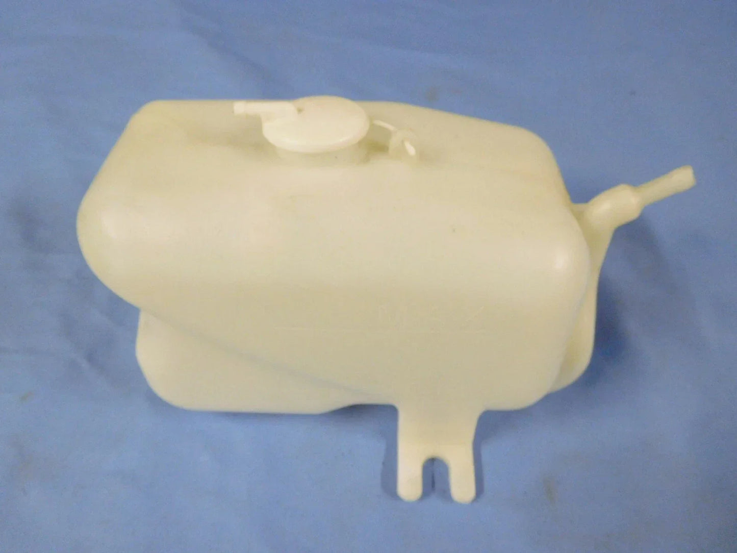 Radiator Overflow Expansion Tank for Holden TF Rodeo 2.6 Petrol (1989-1997)