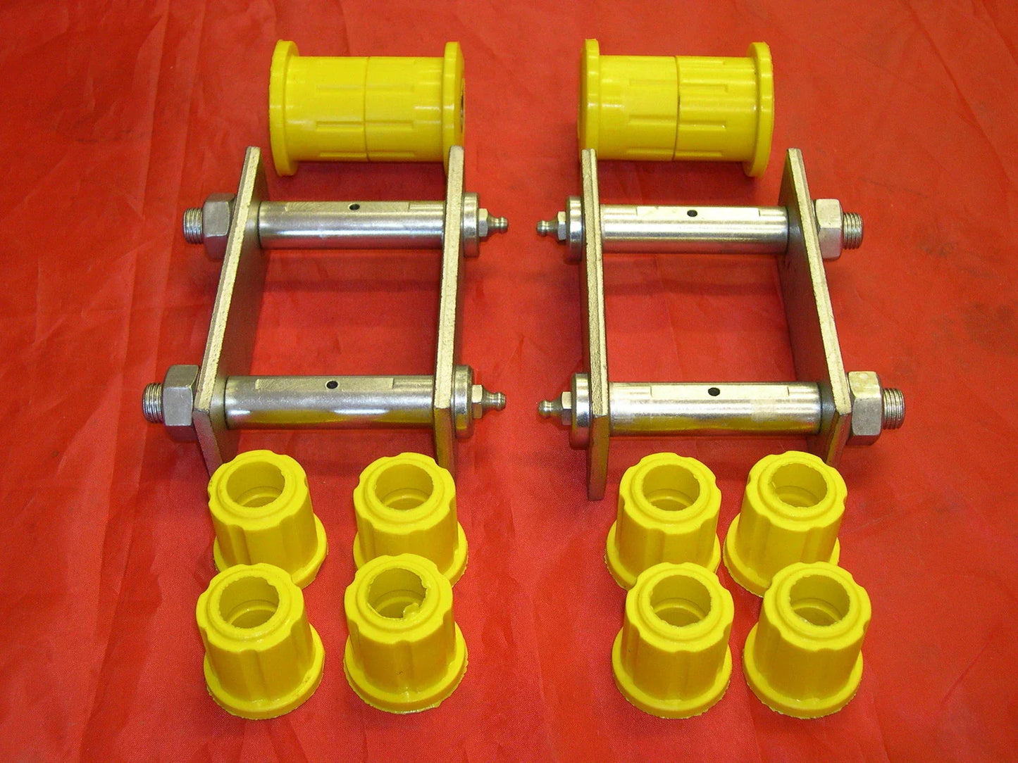 2 x Greasable Suspension Spring Shackles & Poly Bush Kit for Great Wall V240 Ute