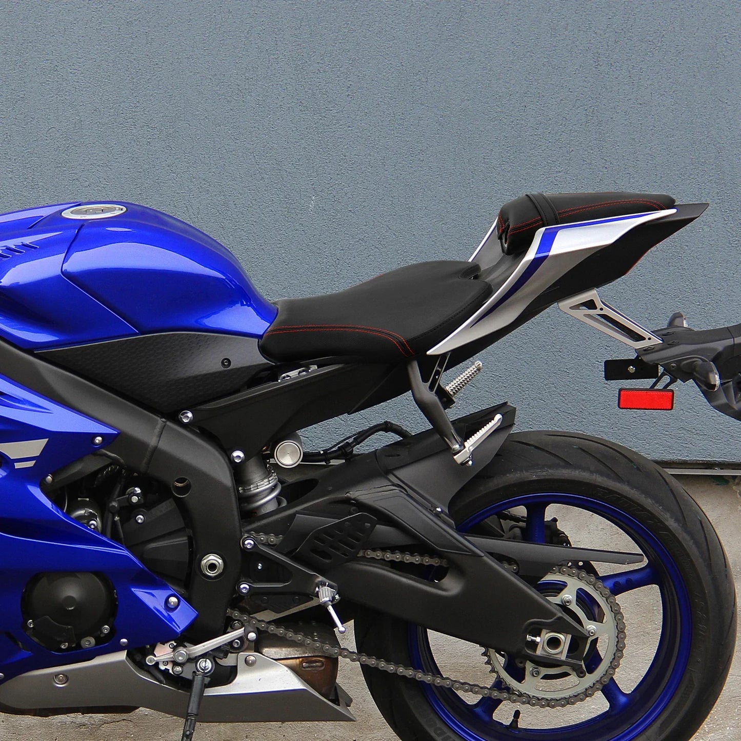 Black Red Driver & Passenger Seats for Yamaha YZF R6 (2017-2022)
