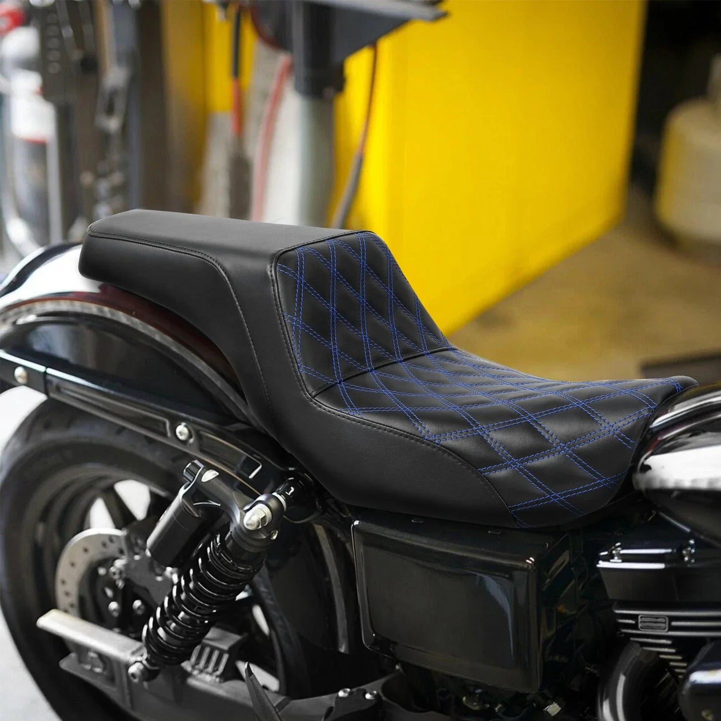 Driver Passenger Seat for Harley Dyna Fat Bob Street Bob Switchback (06-17)