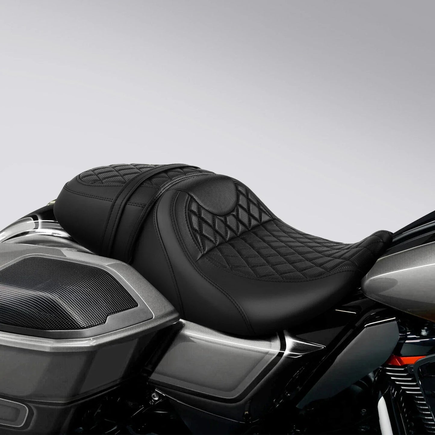 Black Gel Driver & Passenger Seats for Harley CVO Street Road Glide (2023-2025)
