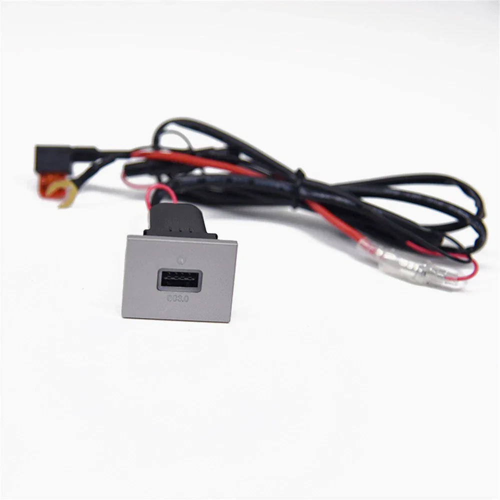 USB-A QC3.0 Fast Charger Socket Panel Mount for Ford Focus (2005-2009)