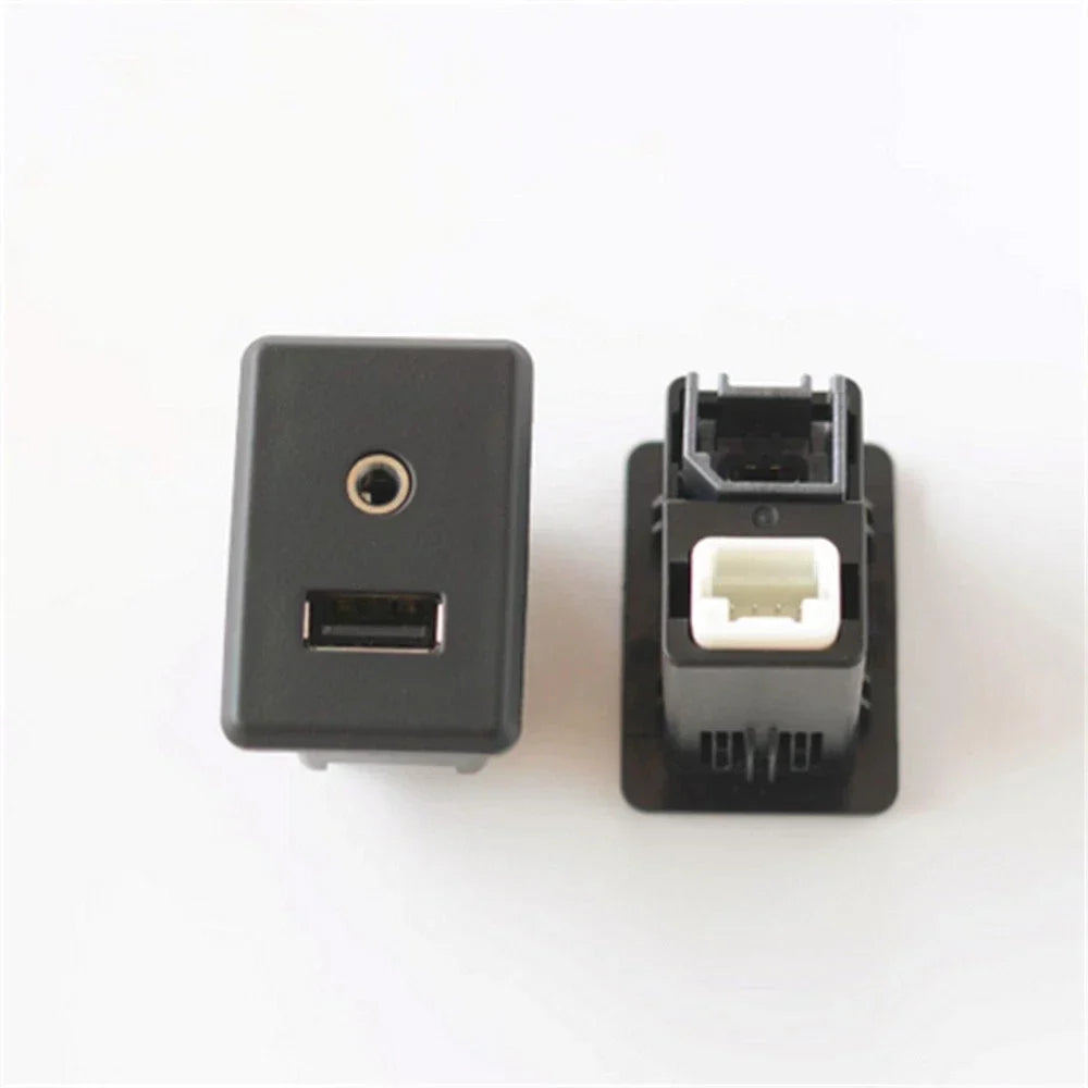 USB & AUX Interface Panel Socket for Nissan Versa, Sentra, Altima (2007-2023)