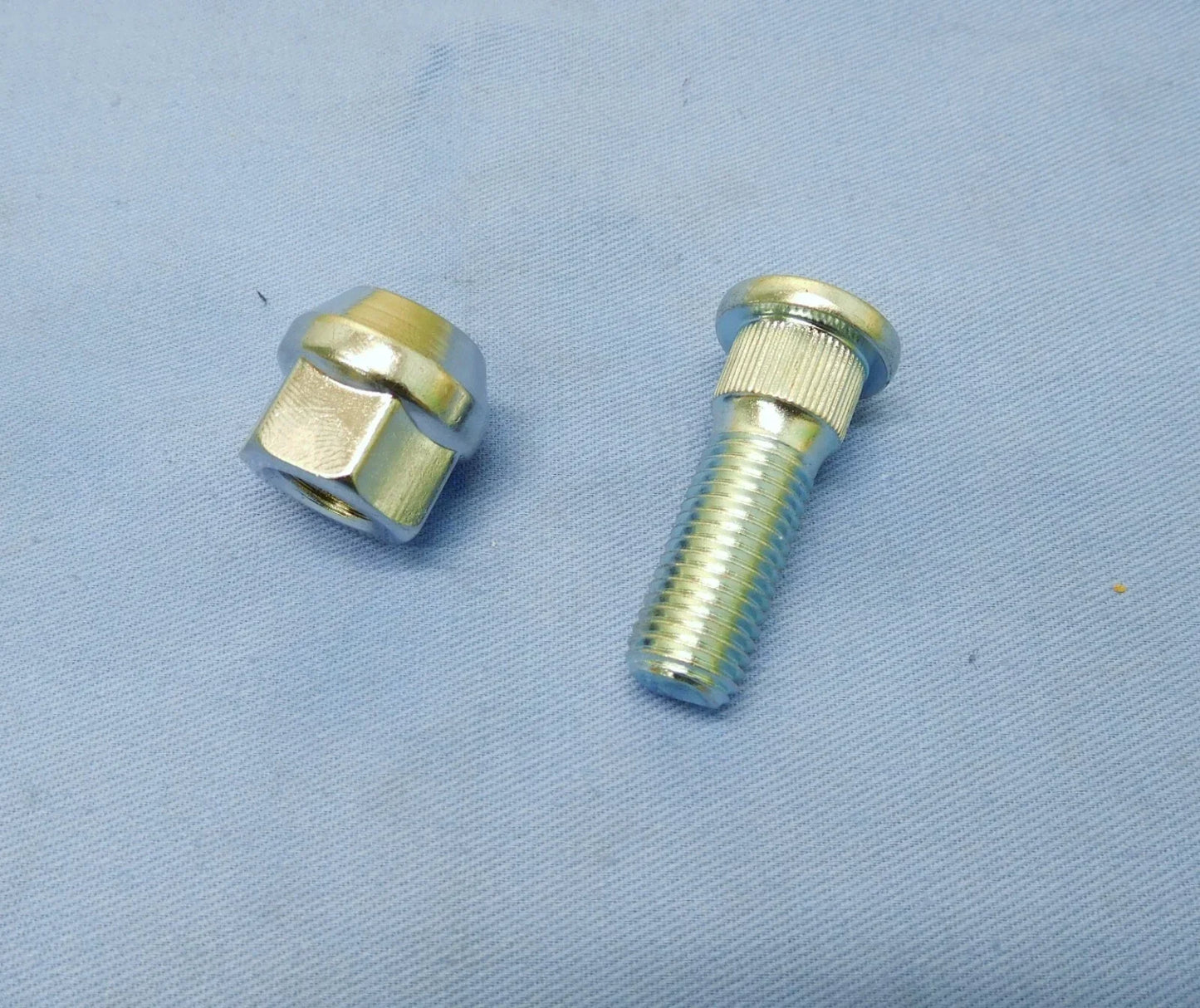 Front Wheel Stud & Nut for Holden Colorado Alloy Wheels (2008-2011)