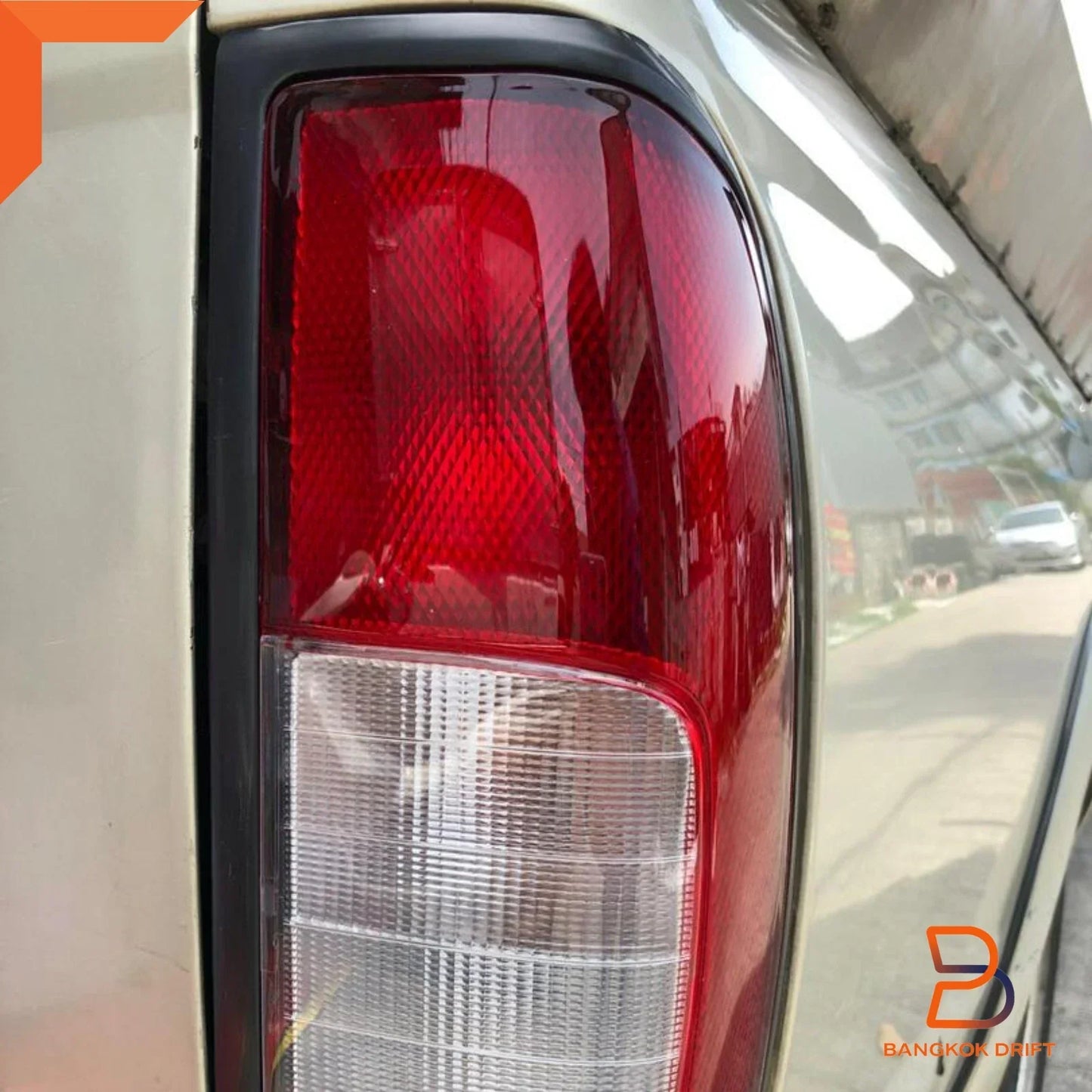 Rear Tail Light Lamp for Nissan Navara D22 (1998-2004)