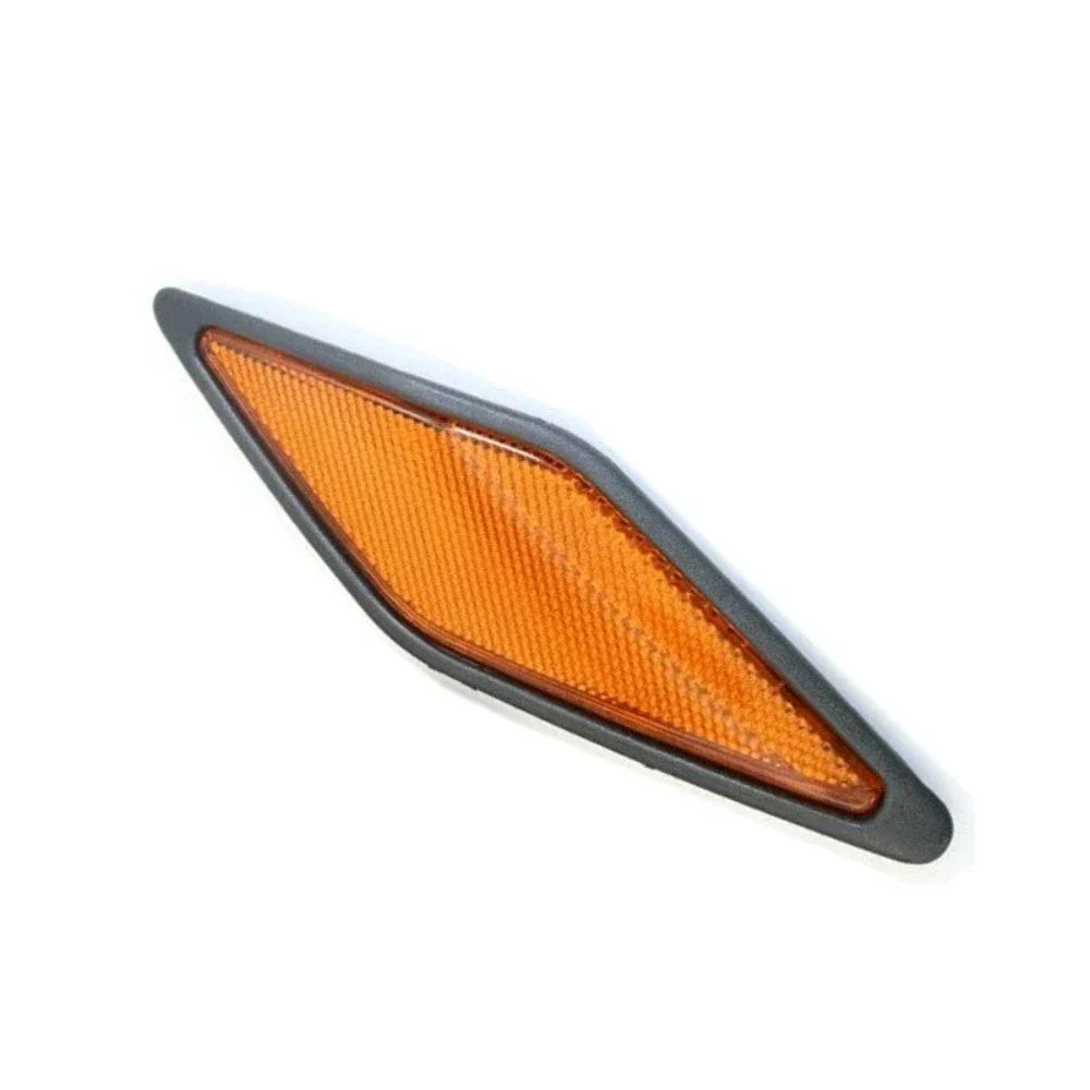 Front Side Reflector Indicator Lamp for Mitsubishi Pajero (2000-2006)