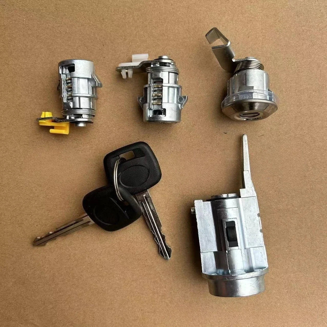 Ignition Door Lock Cyl & Gas Lock for Toyota 4Runner Pickup (1991–1995)