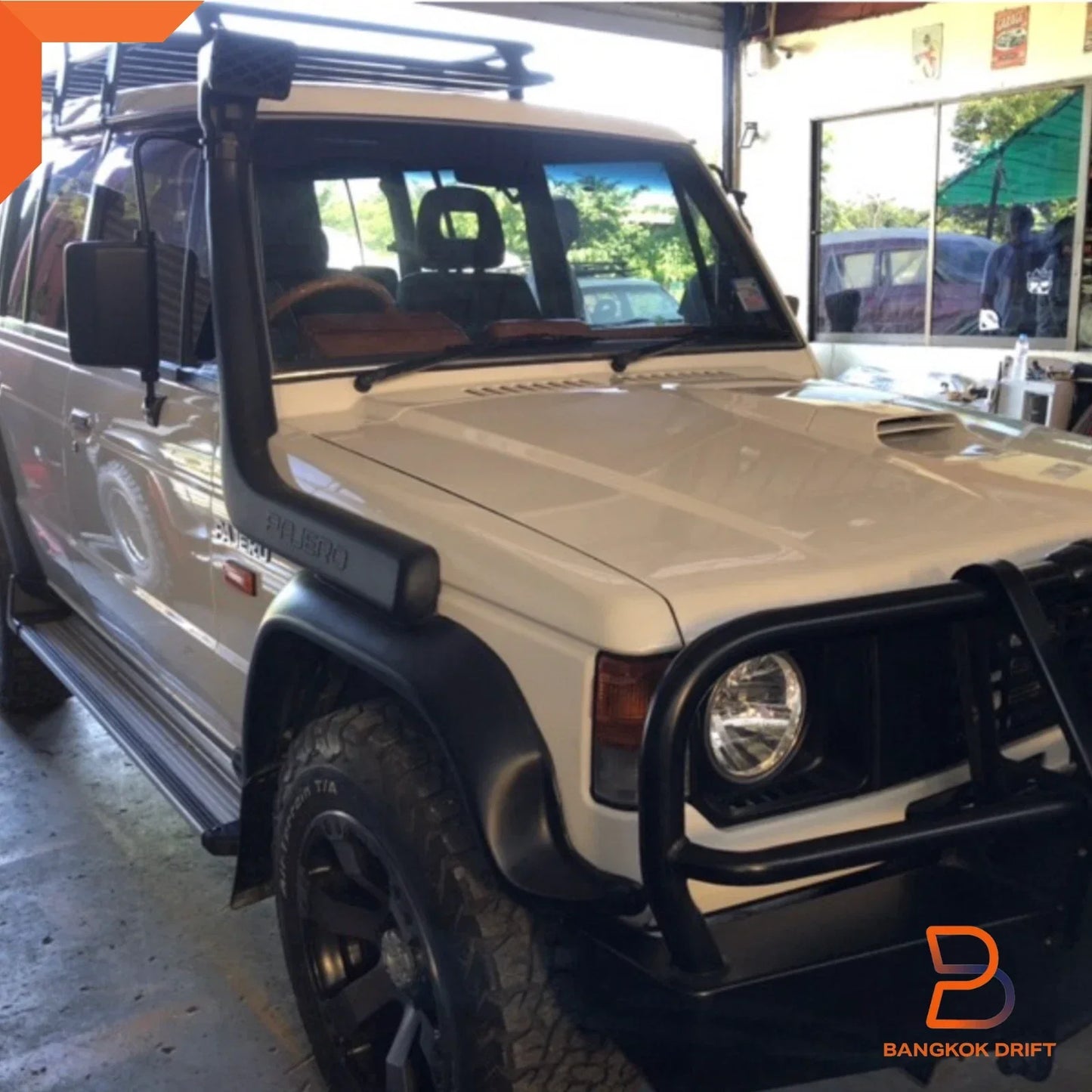 Windshield Seal Weatherstrip for Mitsubishi Pajero SUV (1982-1991)