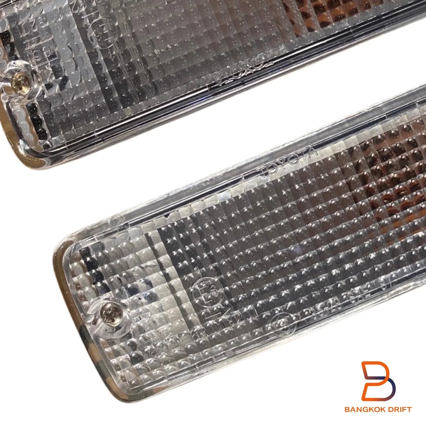 Front Bumper Turn Signal Light for Toyota Hilux UTE LN85 LN95 LN106 (1985-2005)