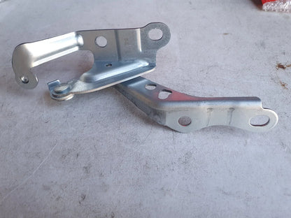 Bonnet Hinge Left Side Front for Toyota HiAce (2005–2019)