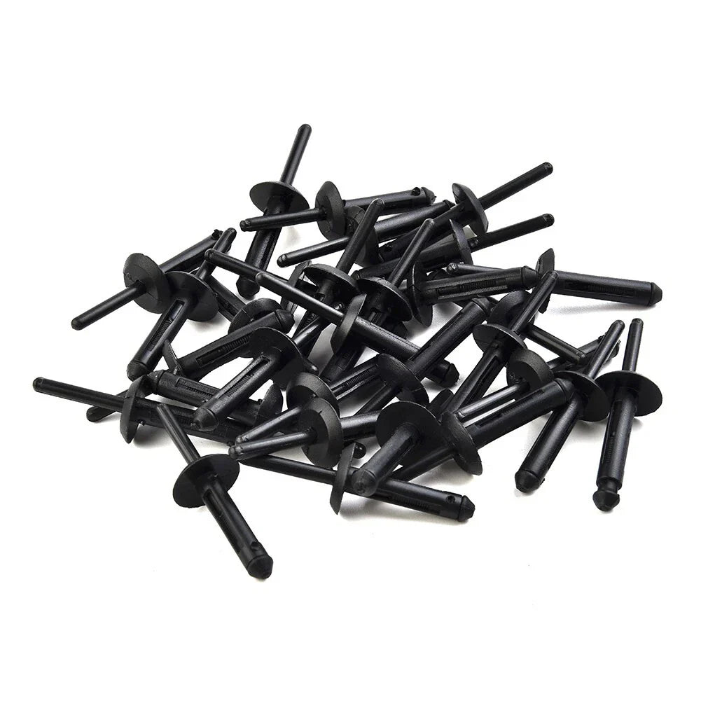 30x Door Panel Fastener Clips for Jeep Grand Cherokee (1999–2004)