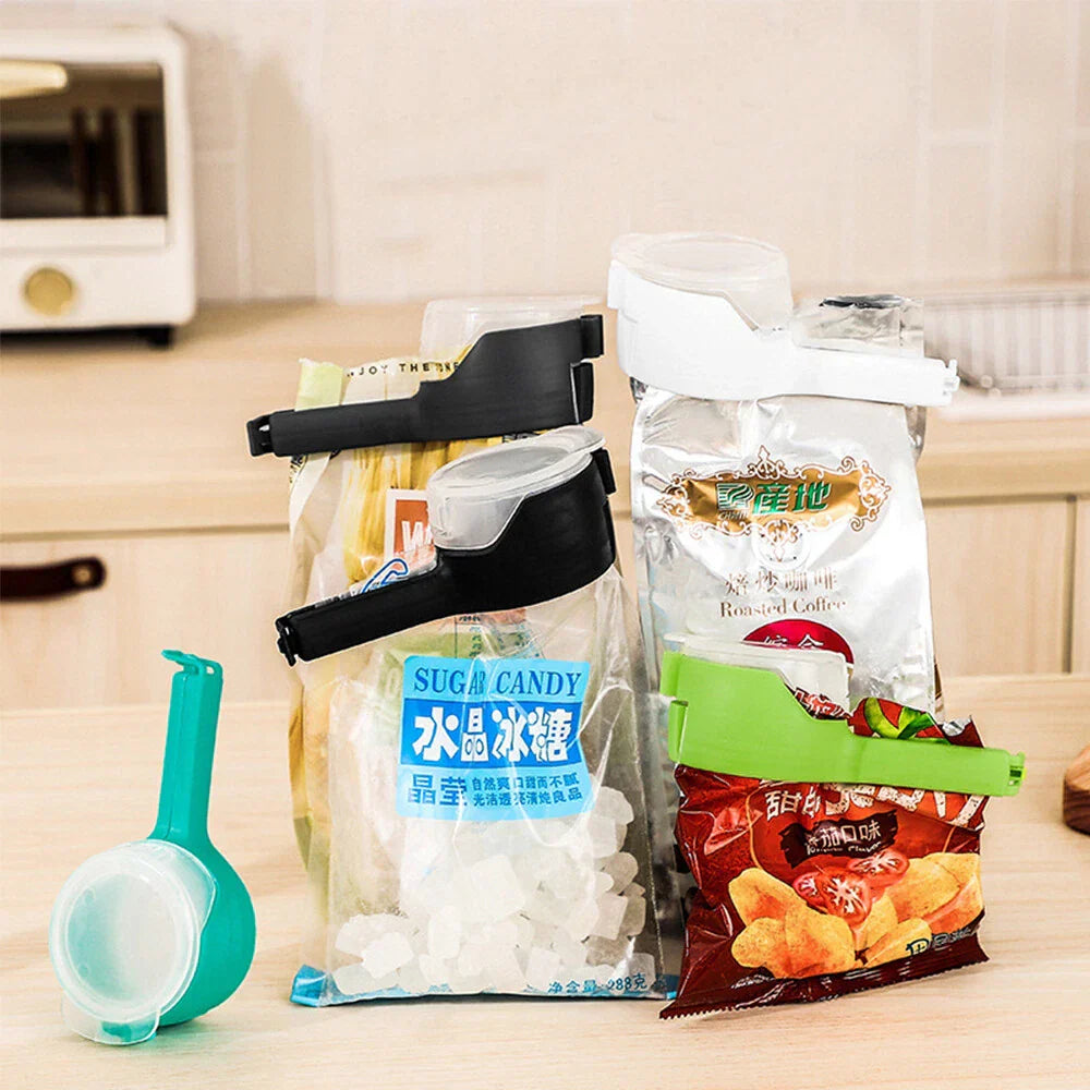 4 x Food Storage Sealing Clips with Pouring Spouts for Kitchen