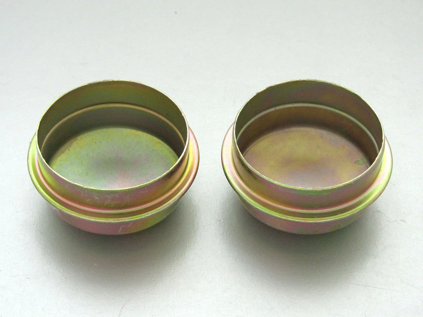 Centre Wheel Hub Axle Bearing Dust Grease Caps for Toyota Hilux RN20 RN25 (72-78)