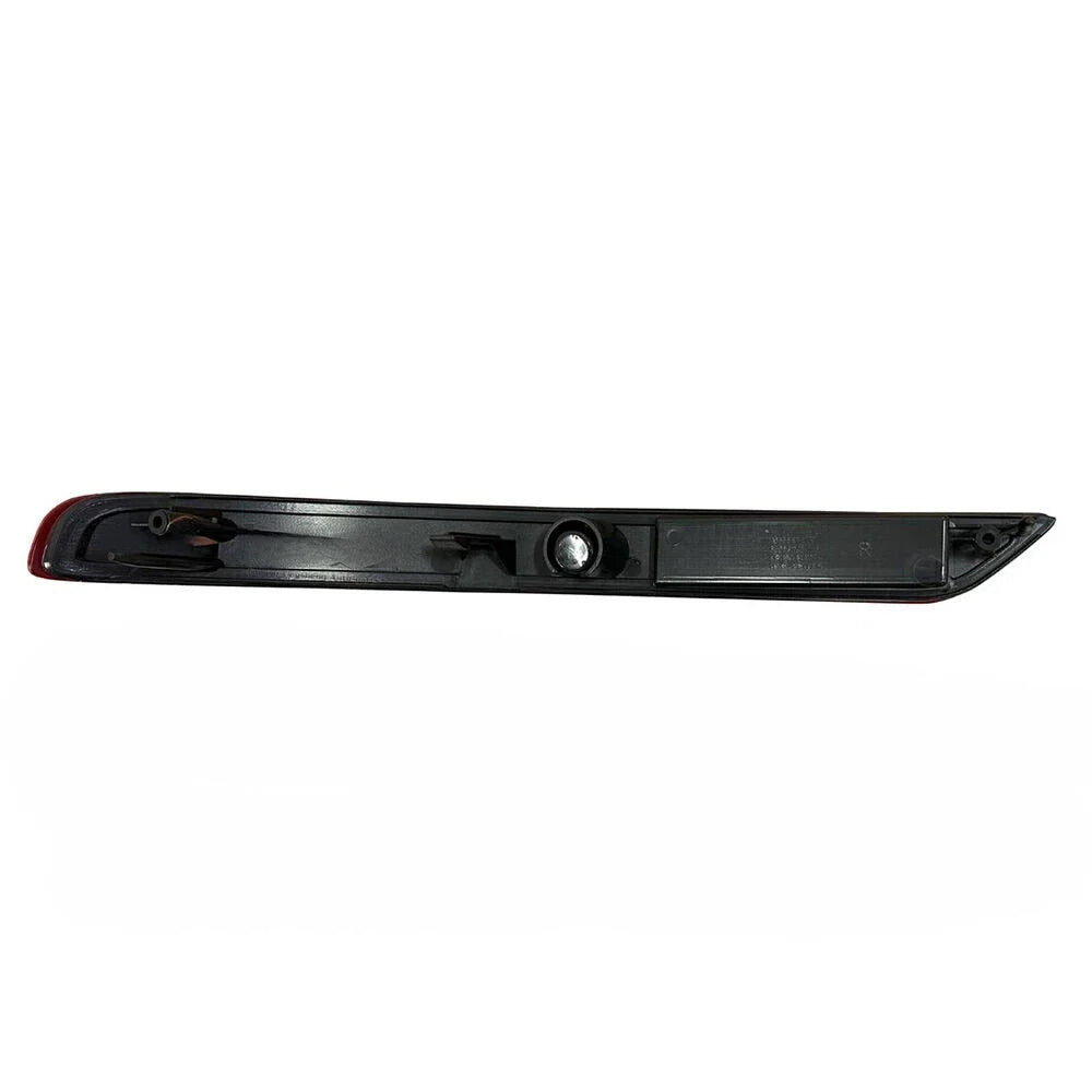 Rear Bar Reflector Right Side for Mitsubishi Outlander (2013–2021)