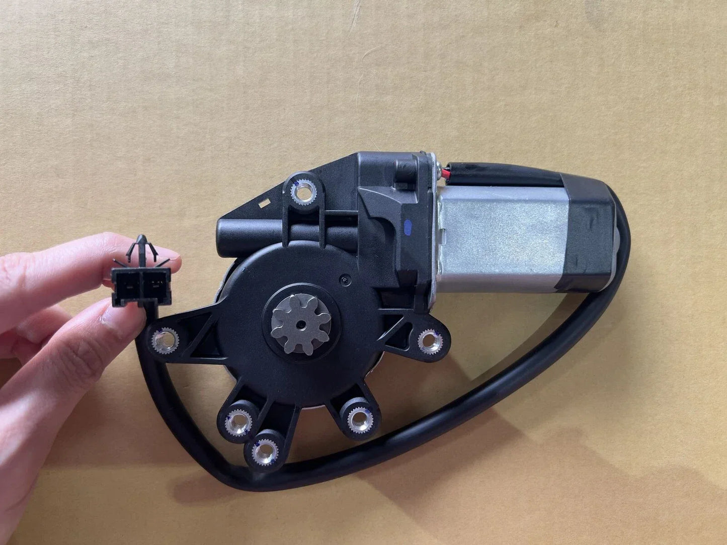 Front Right Window Lift Motor 2 x Pins for Nissan Patrol GU (1997–2016)