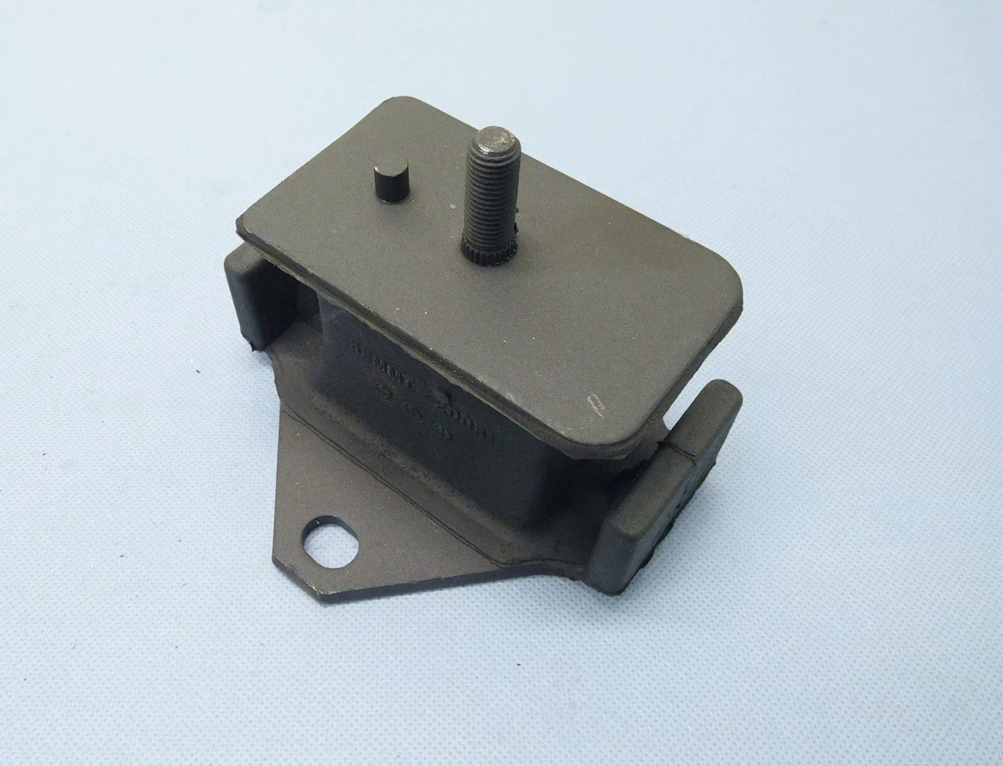 Front Engine Mount for Mitsubishi PB Challenger 2.5 Turbo Diesel (2009-2013)