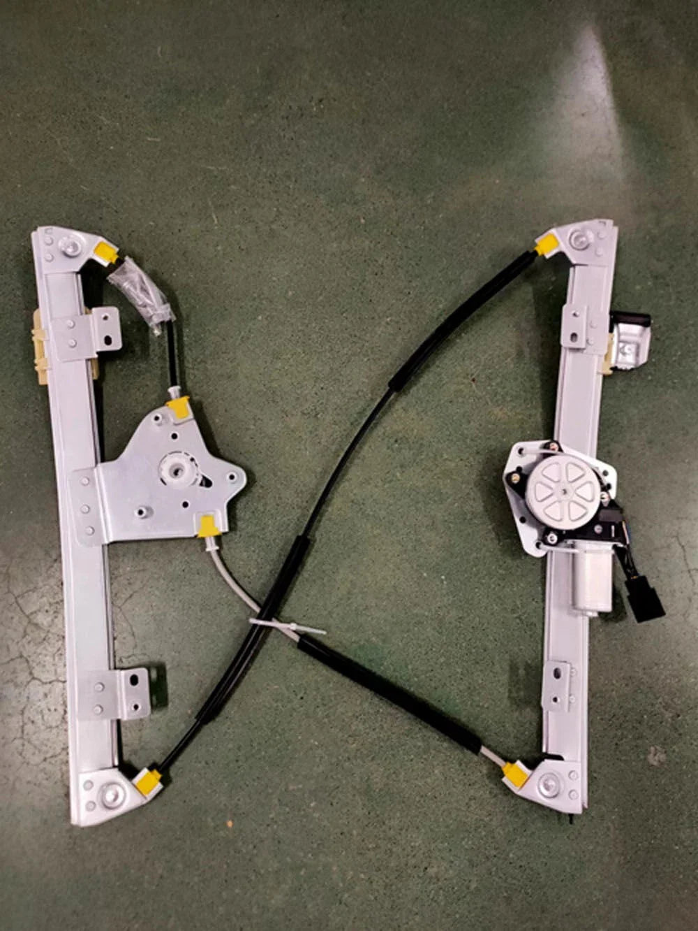 Front Right Window Regulator W6 Pins Motor for Chrysler Voyager (2008–2016)