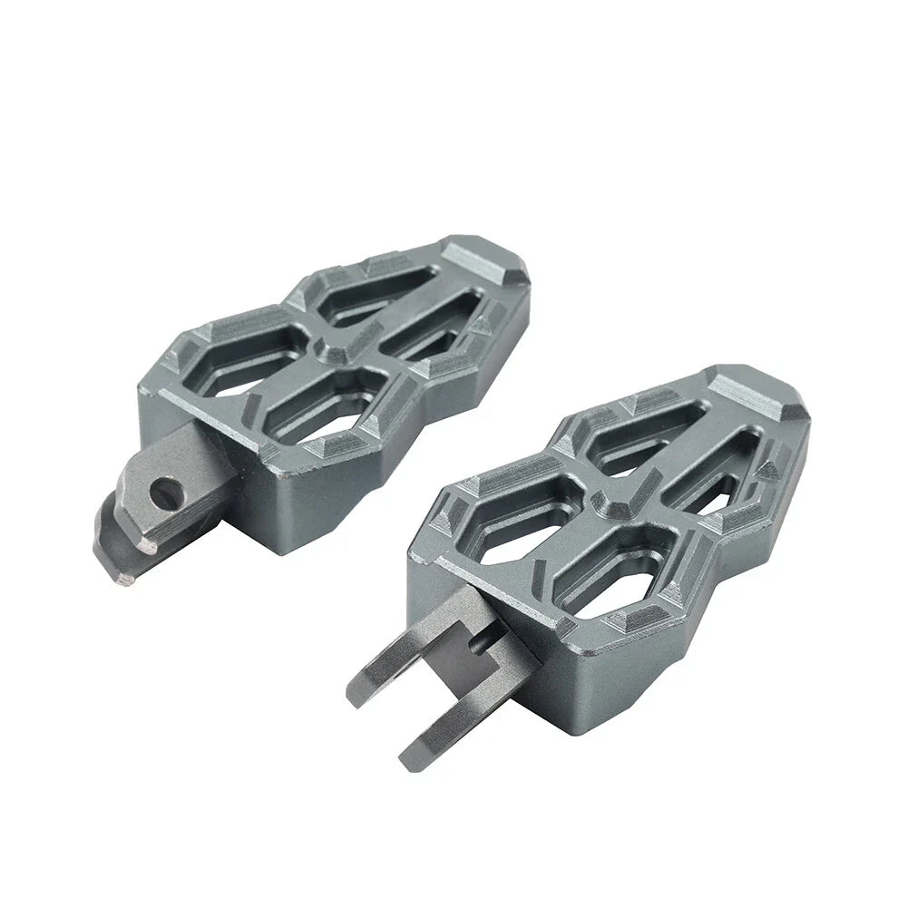 Front Foot Redal Titan Footpegs for Benelli TNT 600 300 302S QJMotor 350 400