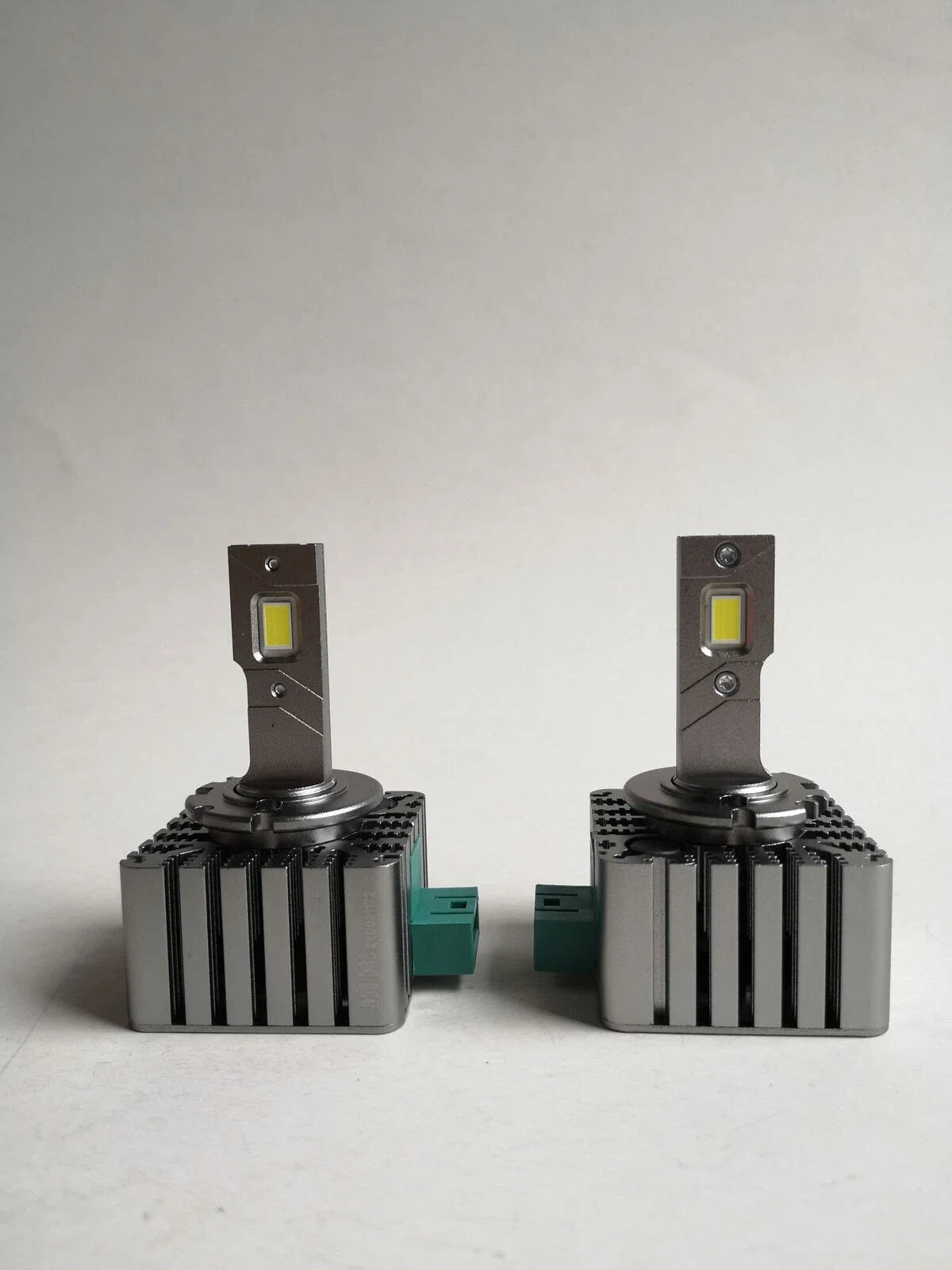 2 x D3R/D3S HID to LED Headlight Bulbs for Cars (2006–2023)