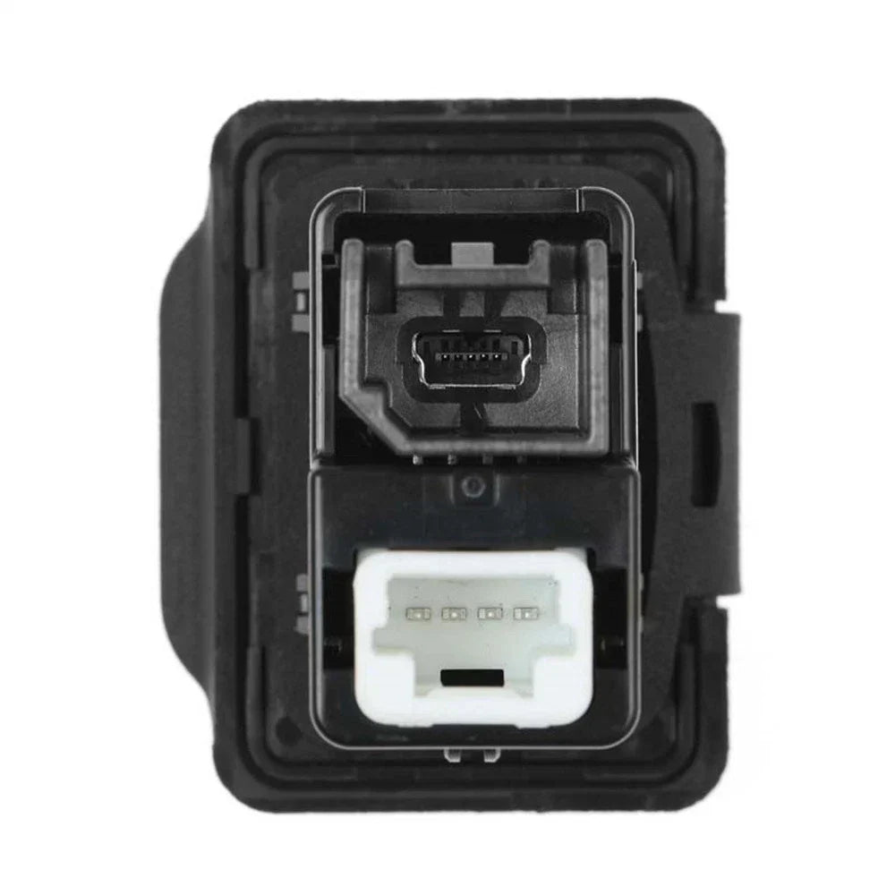USB Audio Adapter for Nissan Versa Note Altima Sentra (2014-2019)
