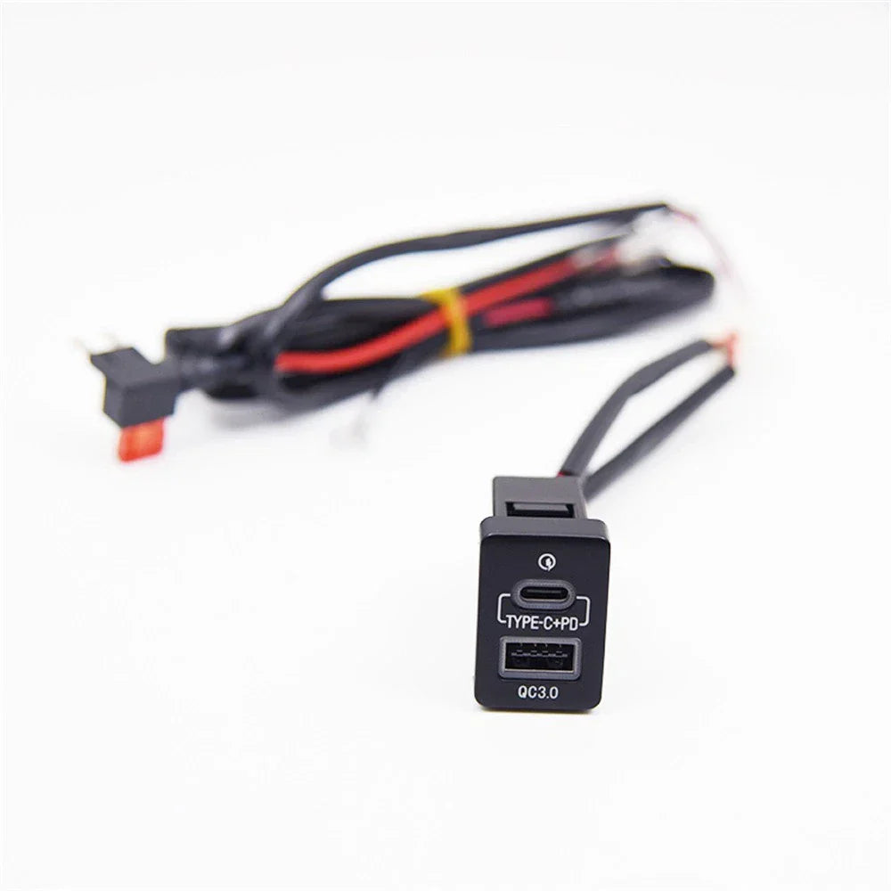 18W Type-C + QC3.0 Fast Car Charger for Mitsubishi Outlander Eclipse (2016-2023)