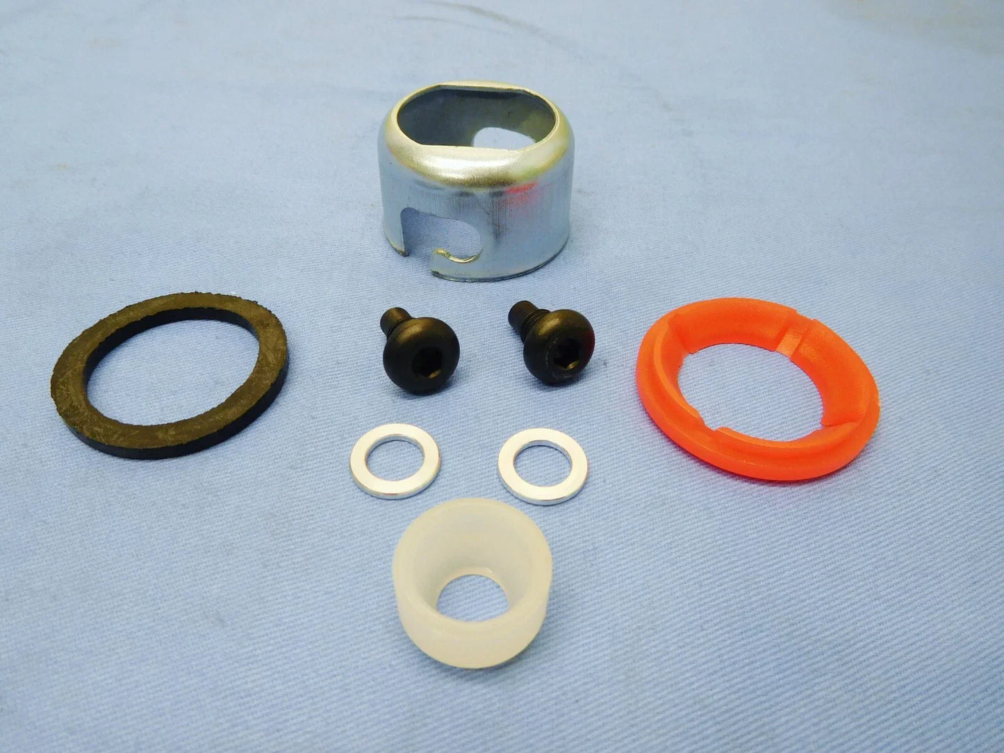 Gear Stick Lever Housing Pin & Bush Repair for Hilux LN105 LN106 (1988-1997)
