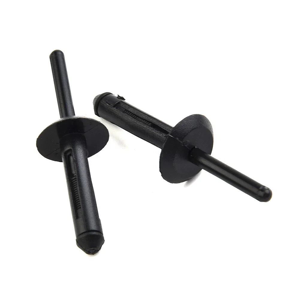 30x Door Panel Fastener Clips for Jeep Grand Cherokee (1999–2004)