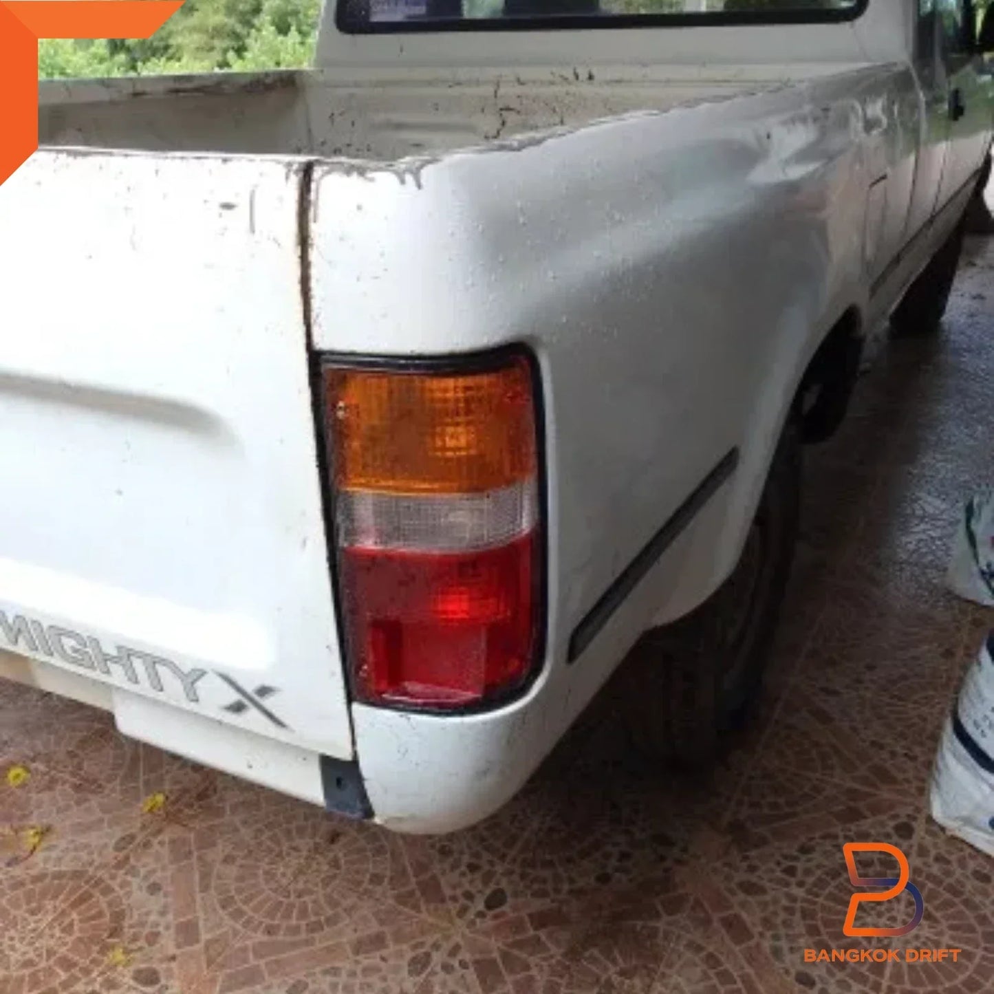 Rear Tail Lights for Toyota Hilux Ute LN106 LN85 LN90 RN85 (1988-1997)