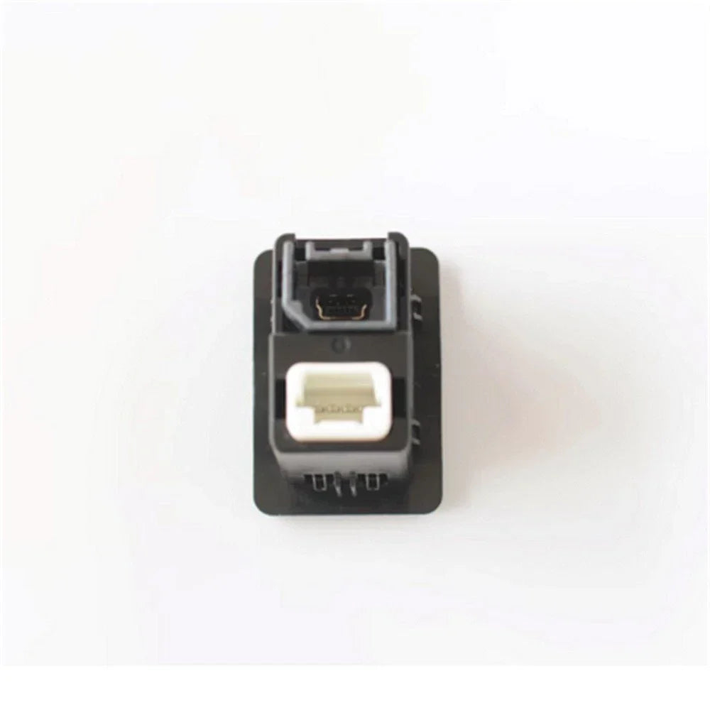 USB & AUX Interface Panel Socket for Nissan Versa, Sentra, Altima (2007-2023)