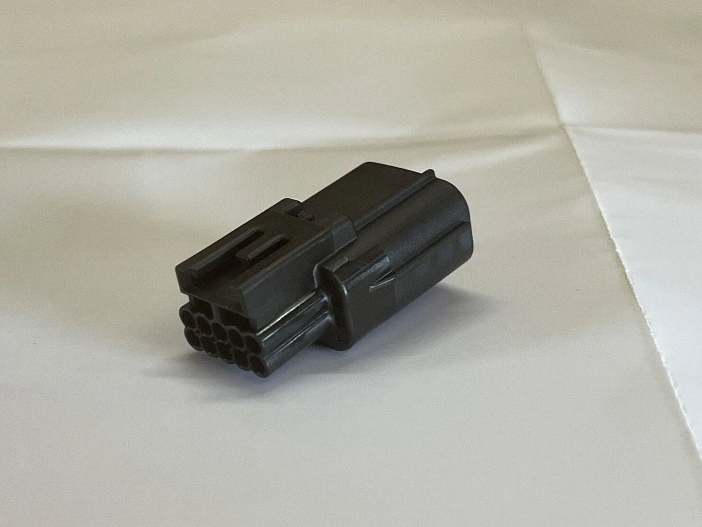 10 Pins Wiring Harness Connector Plug for Toyota Hiace (2004–2019)