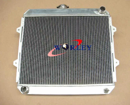 3 Core Aluminum Radiator + Red Hose for HILUX RN105 RN106 RN130 22R (1995-2005)