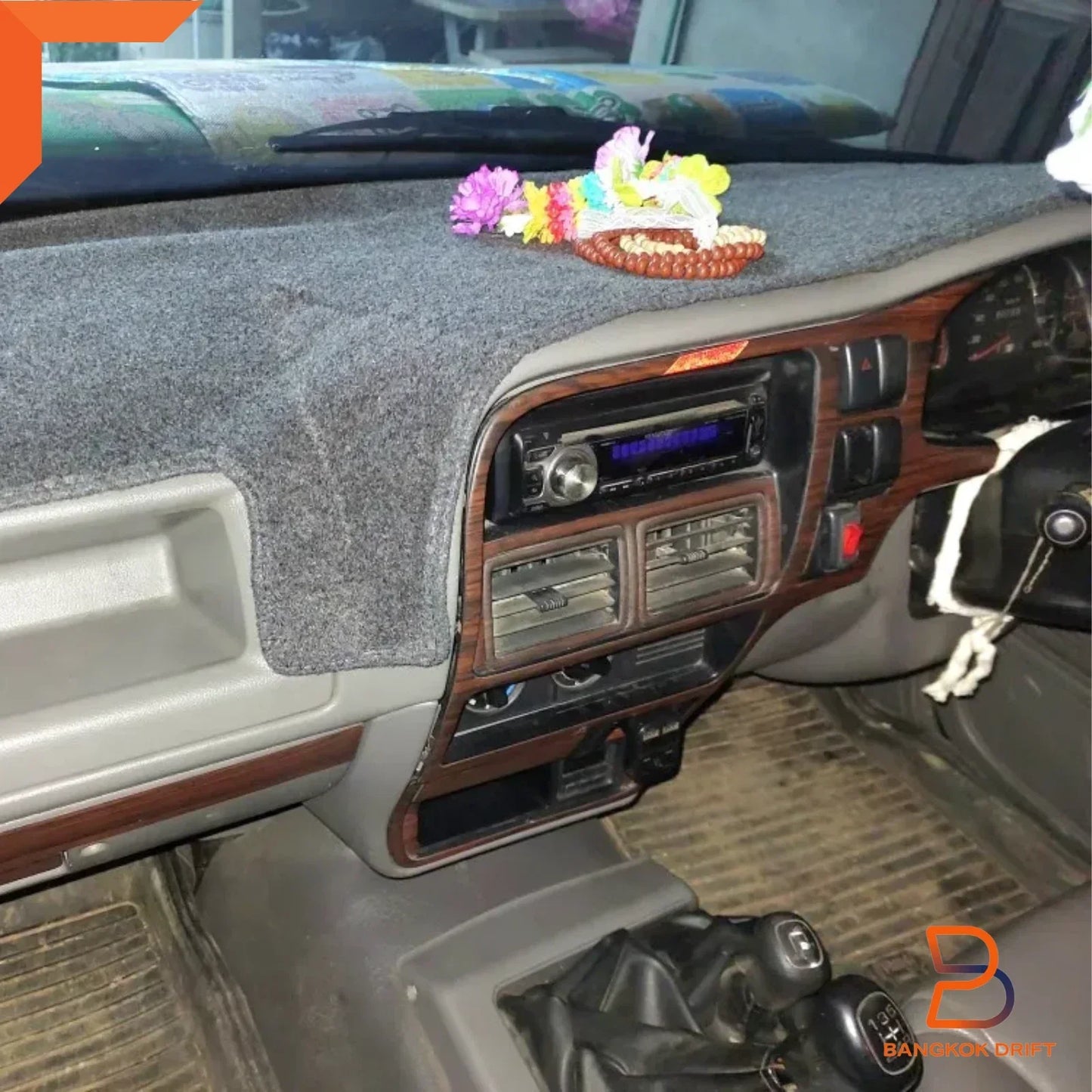 Grey Black Dash Mat Carpet Cover for Holden Rodeo Isuzu Ute (1997-2003)