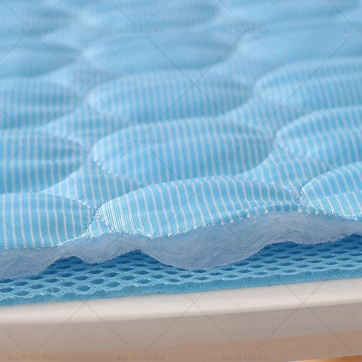 Cooling Mat for Dogs & Cats - Soft Mesh Fabric for Hot Weather