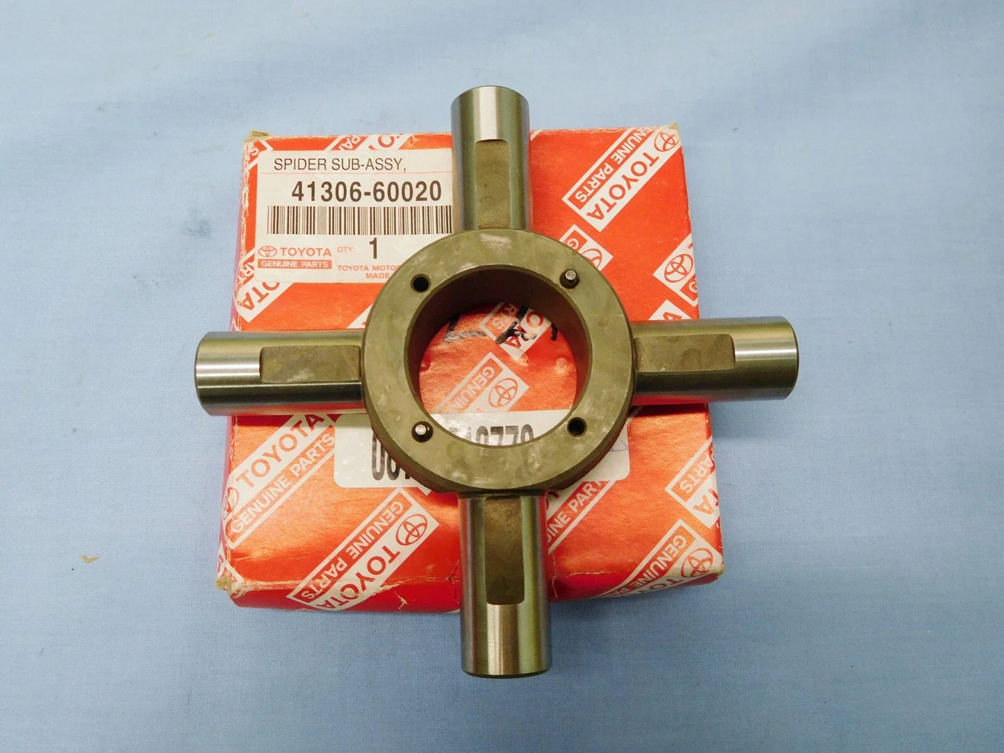 Rear LSD Diff Spider Cross Shaft for Toyota Land Cruiser FZJ105, HZJ105 (1998-2007)