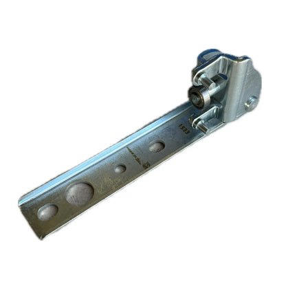 Left Middle Sliding Door Roller Hinge Bracket for Toyota HiAce RZH (1989–2005)