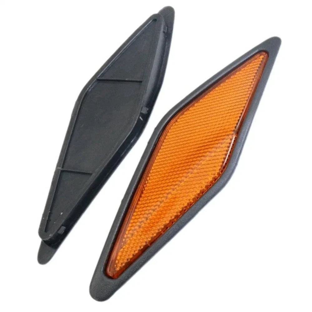 Front Side Reflector Indicator Lamp for Mitsubishi Pajero Montero (2000-2003)