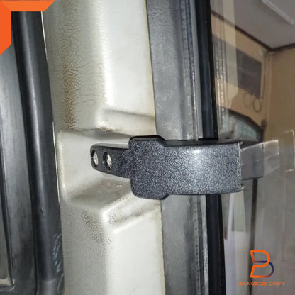 Rear Cab Side Window Latch Lock for Nissan Navara D21/D22 (1986-2004)