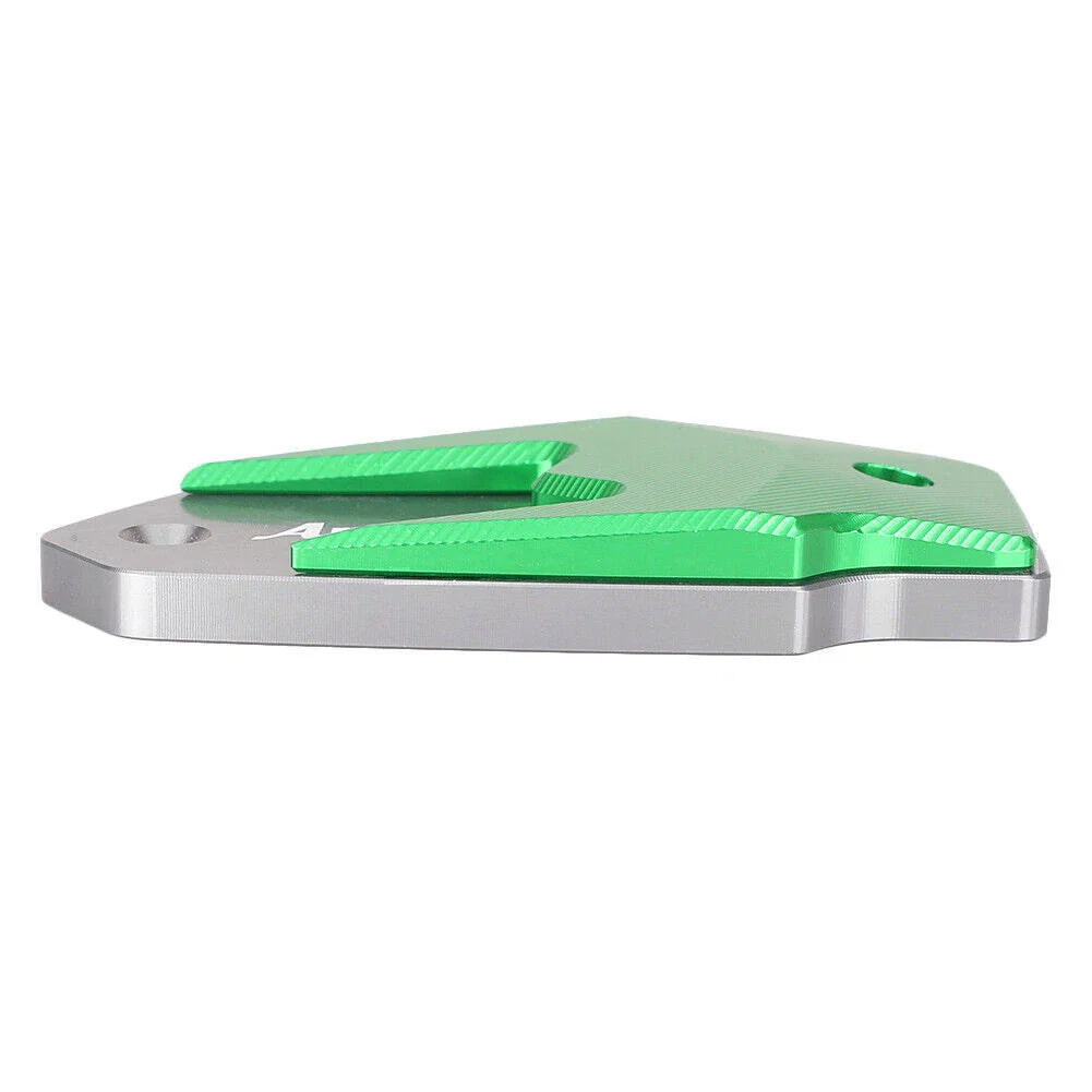 Green CNC Front Brake Fluid Reservoir Cover for Kawasaki Z800 (2013-2016)