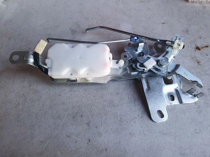 Tailgate Central Latch Door Remote Control for Toyota HiAce (2005–2019)