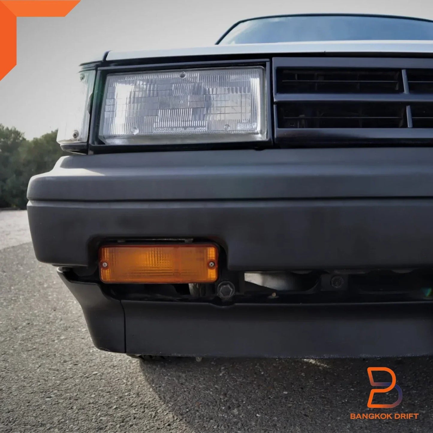 Front Bumper Bar Indicators  Park Lamps for Toyota Corolla (83-87)